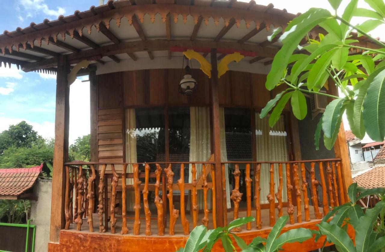 Diana'S Homestay Banyuwangi  Eksteriør bilde